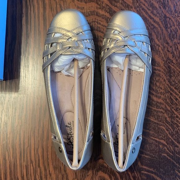 LifeStride Diverse gold flats new in box - Picture 5 of 5